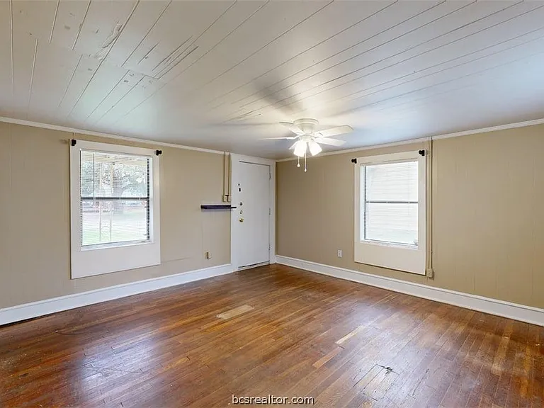 303 Montclair Ave — Photo 11