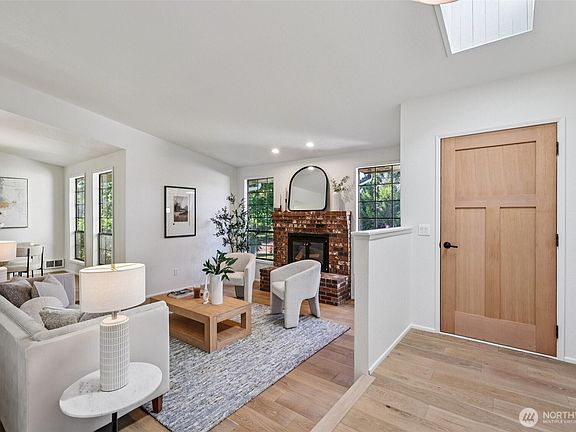 2nd image of 272 Prestwick Drive