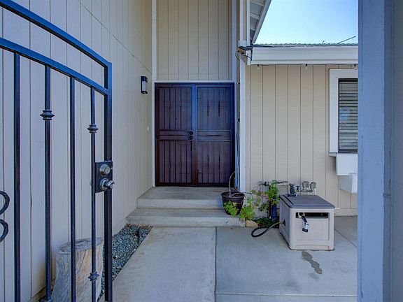 4th image of 2700 Mill Oak Dr