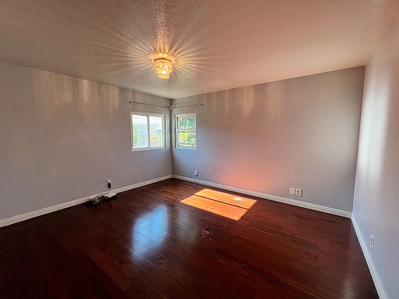 4th image of 1538 Fairdale Ave #A