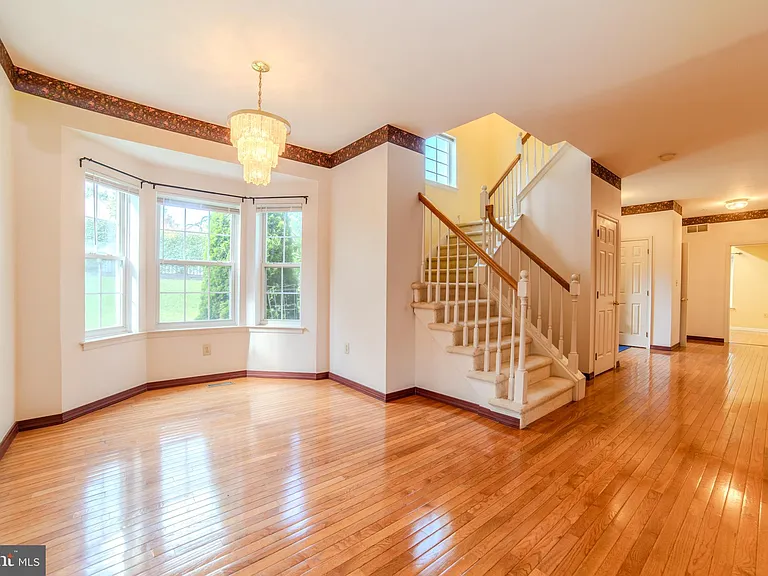 651 Fawn Cir — Photo 4