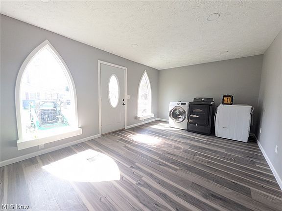 3rd image of 351 Essex Rd