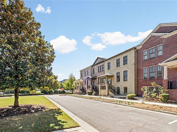 3rd image of 416 Fieldview Way