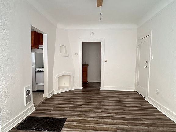 4th image of 284 Bonito Ave #284C