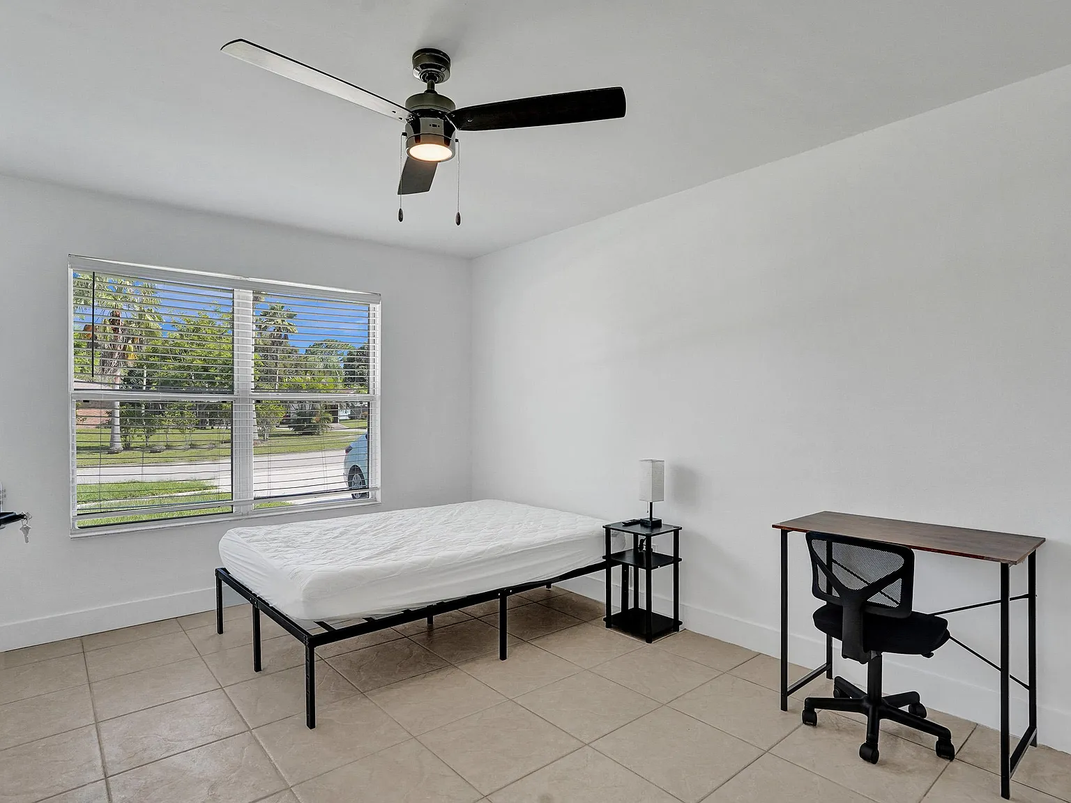 4 bed, 3.0 bath, 1800 sqft, $970 — Photo 1