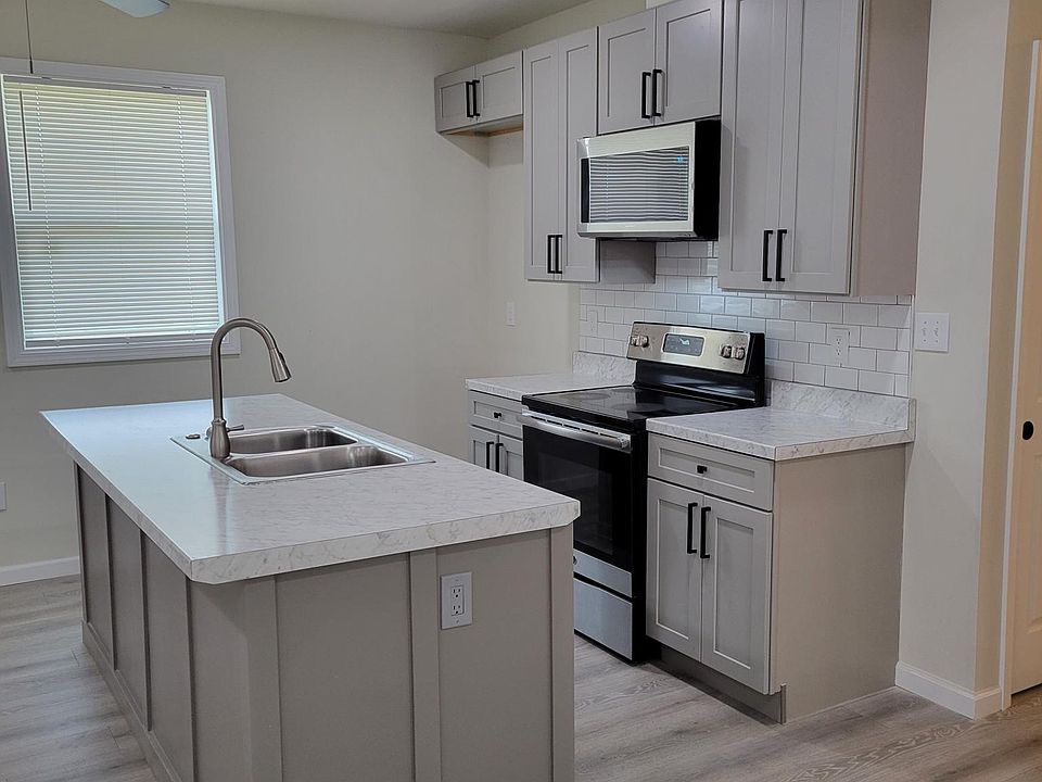 1st image of 654 Tm Henderson Ave