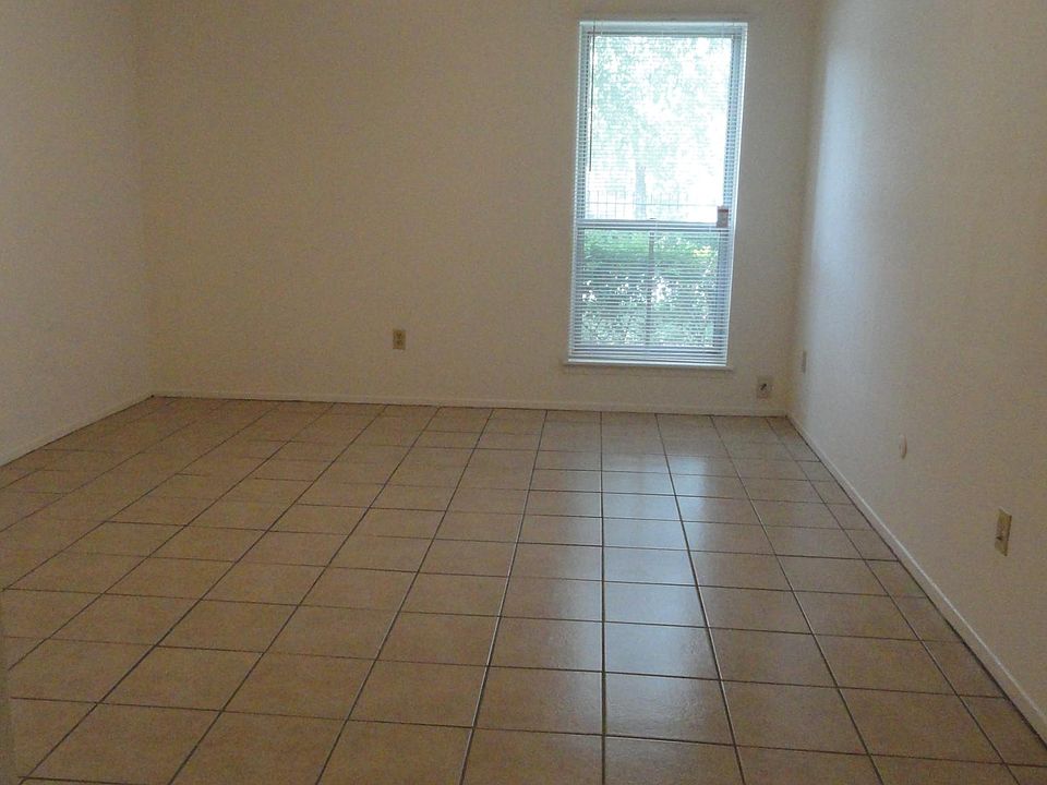1st image of 8201 Richmond Ave APT 6