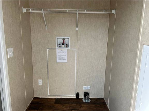 5th image of 436 Stowe Ln