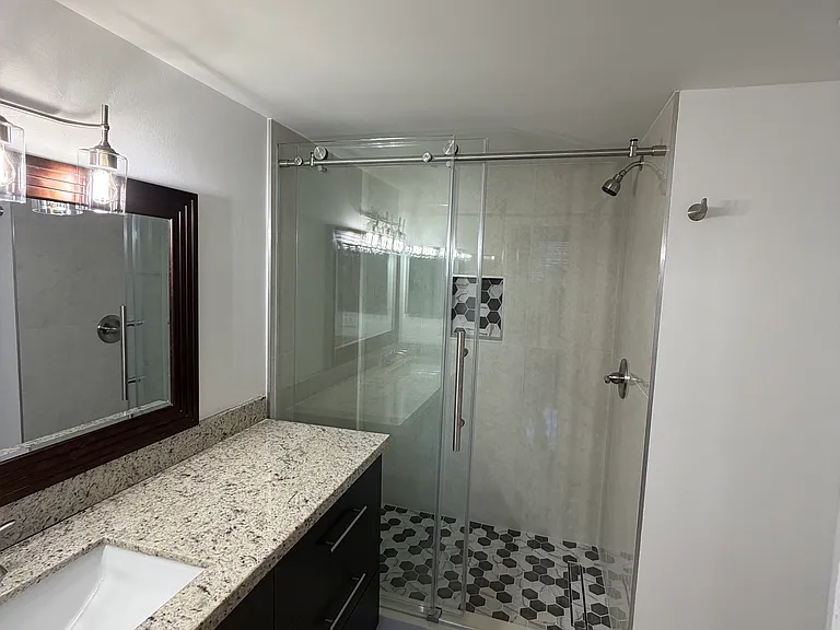 9711 Fontainebleau Blvd — Photo 2
