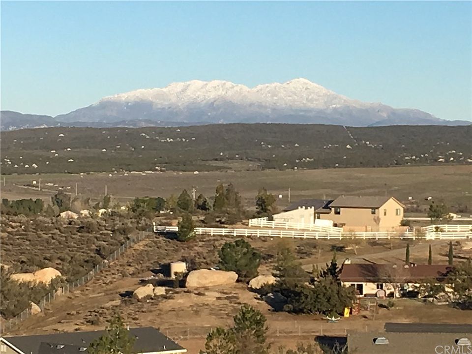 1st image of 41590 Mountain Springs Ct