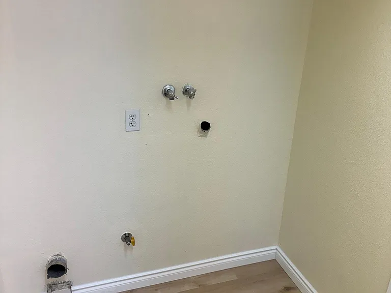 14975 Mount Wilson Ln — Photo 18