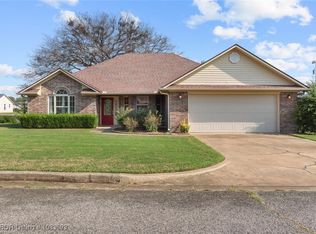 108 W Dora Ln, Poteau, OK 74953