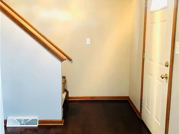 3rd image of 65 Trentwood Trl