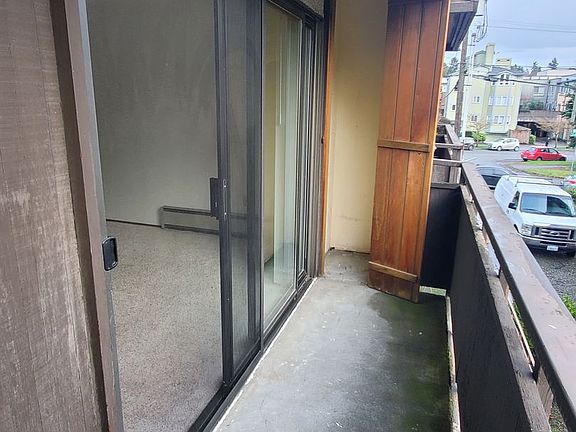 5th image of 5129 24th Ave NE #4