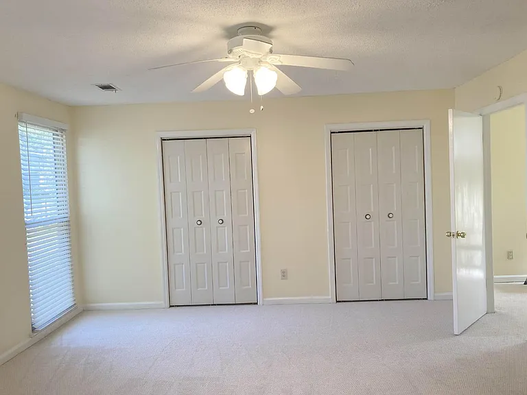 1034 Riverbend Club Dr SE — Photo 16
