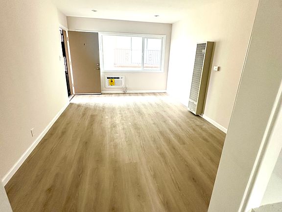 5th image of 325 E Verdugo Ave #A