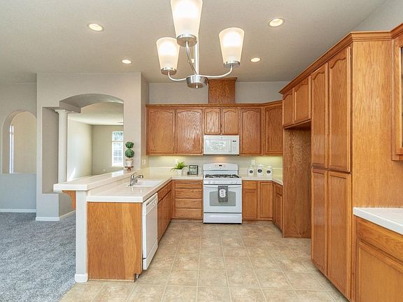 5th image of 204 Mariner Cir