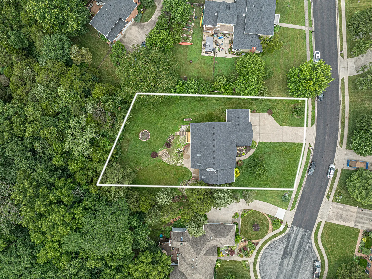 5 bed, 3.5 bath, 3216 sqft, $3,000 — Photo 1