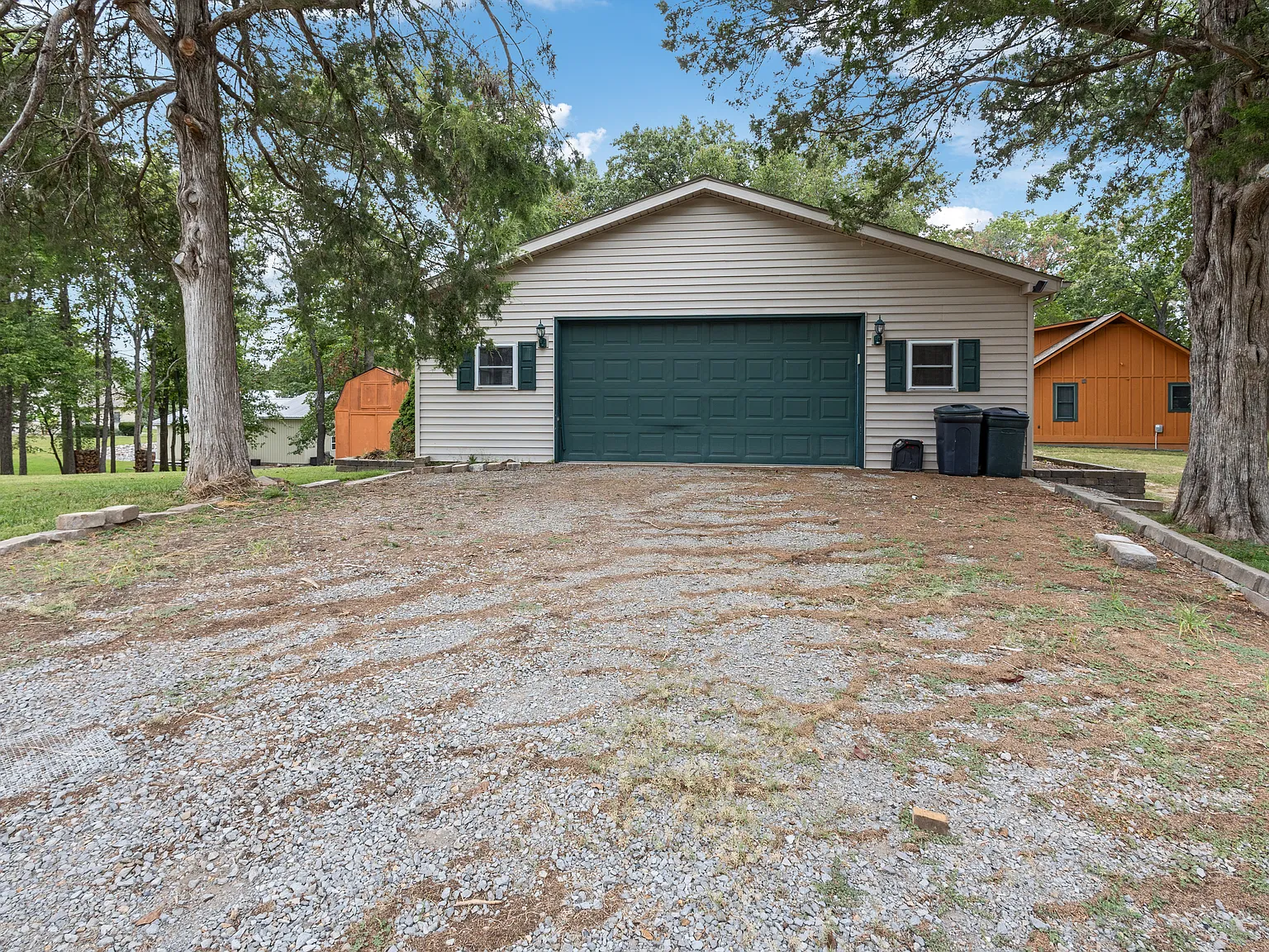 673 Crestwood Drive — Photo 4
