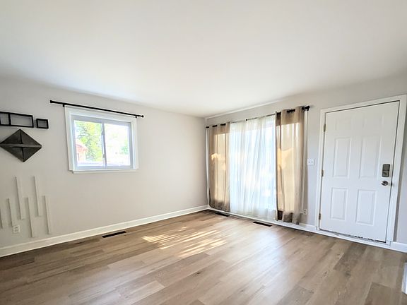 2nd image of 21910 Morton St