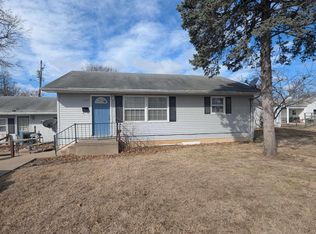 1104 S 21st St, Quincy, IL 62301
