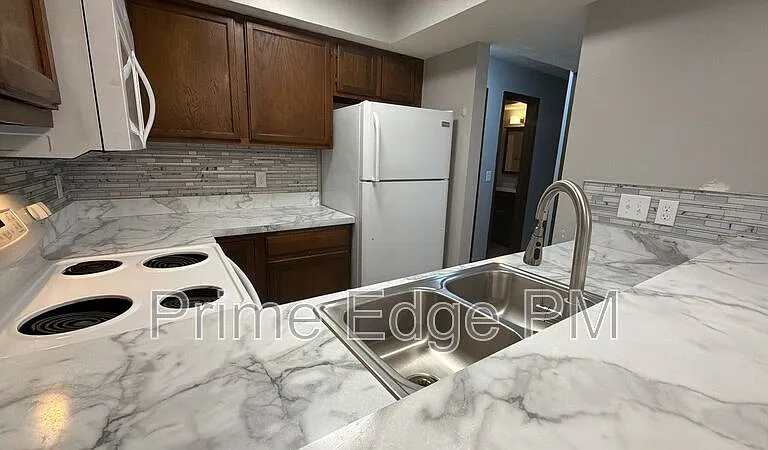 6235 Holdrege St #D-5 — Photo 1