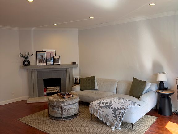 3rd image of 272 Parnassus Ave