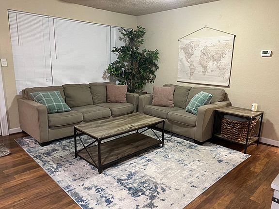 4th image of 7463 Hank Ave