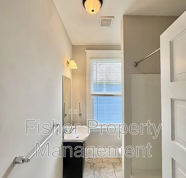 411 W 26th St — Photo 20