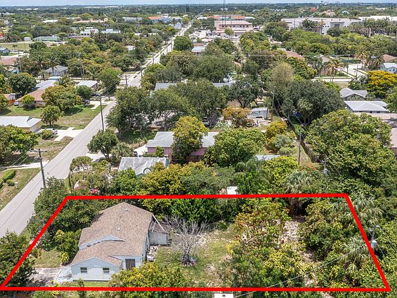 3rd image of 229 SW 4th Avenue