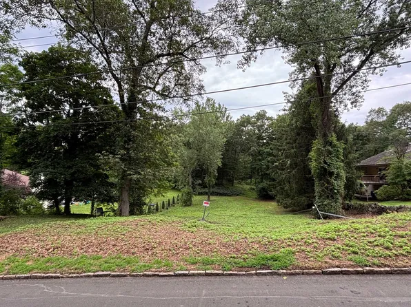 8 Indian Hill Road, West Harrison, NY 10604