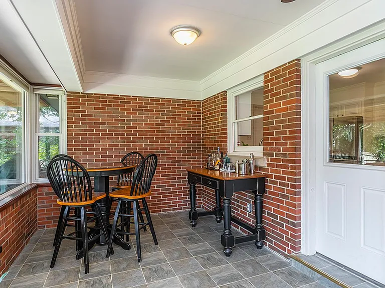 520 Albany Rd — Photo 19