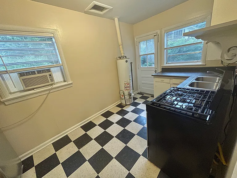 912 Oxmoor Rd #3 — Photo 36