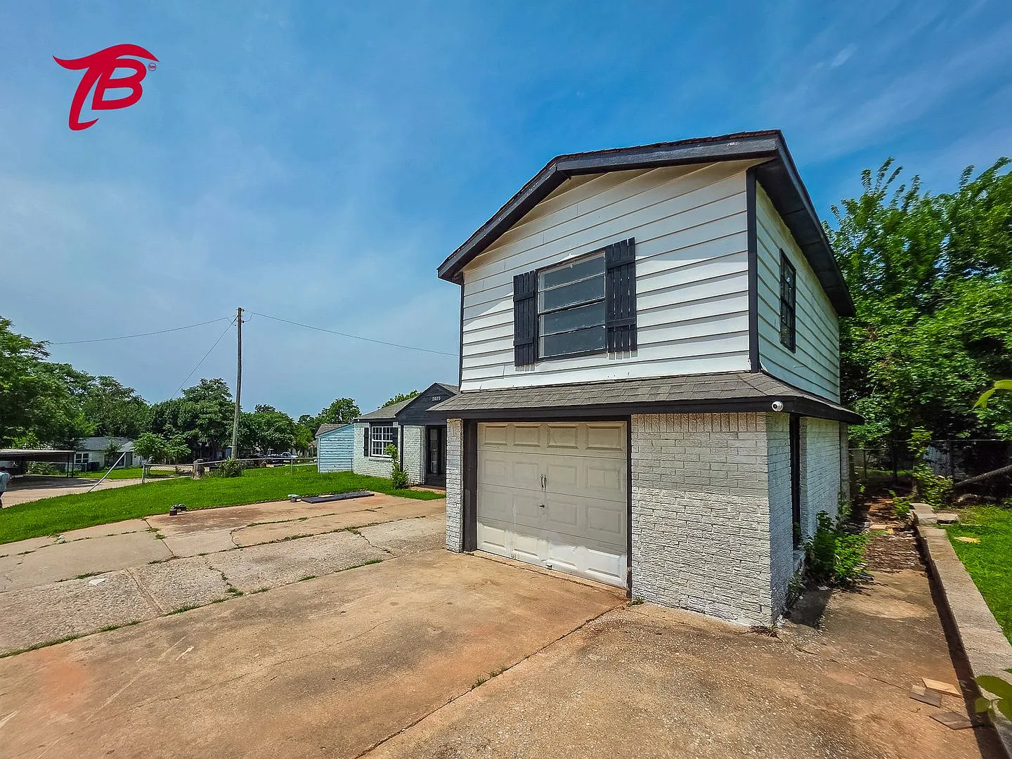 Spacious Split-Level 4-Bedroom Home with Tons of Potential in South OKC! — Photo 4