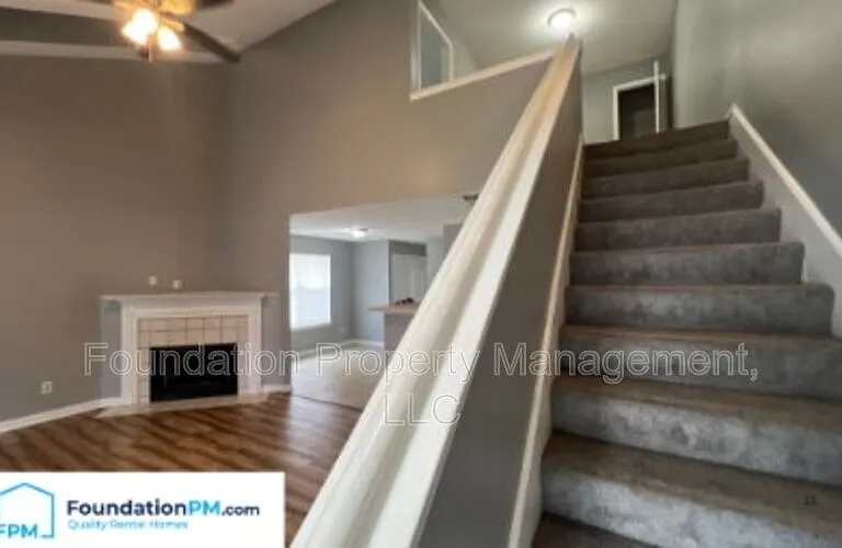 1530 Estacada Way — Photo 9