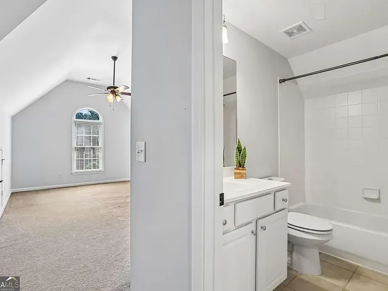 810 Freedom Way — Photo 36