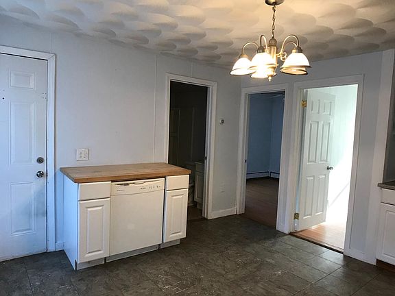 3rd image of 36 Epworth Ave #1