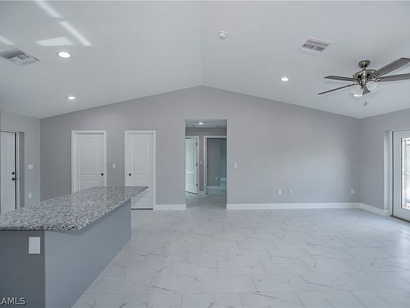5th image of 5010 S Peachtree Cir