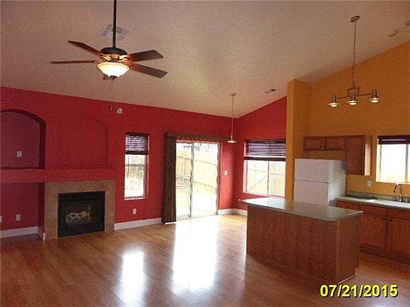 3rd image of 4720 Deer Springs Dr