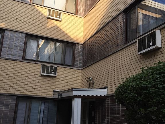 3rd image of 4329 N Kedvale Ave APT 106