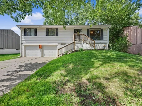 632 N Mohican Dr, Independence, MO 64056
