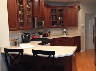 221 Newberry Ave, Libertyville, IL 60048