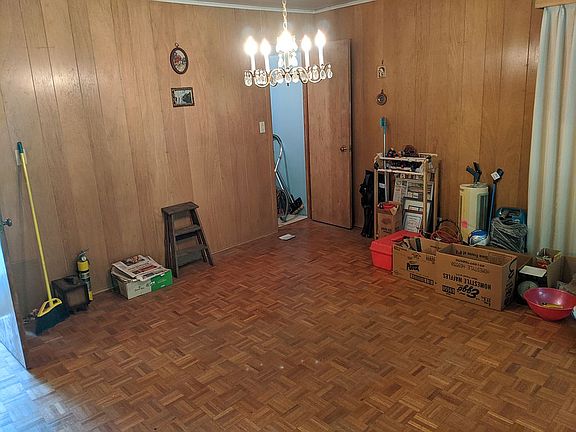4th image of 229 Haines Ave