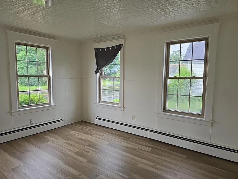 220 Main St #1 — Photo 4