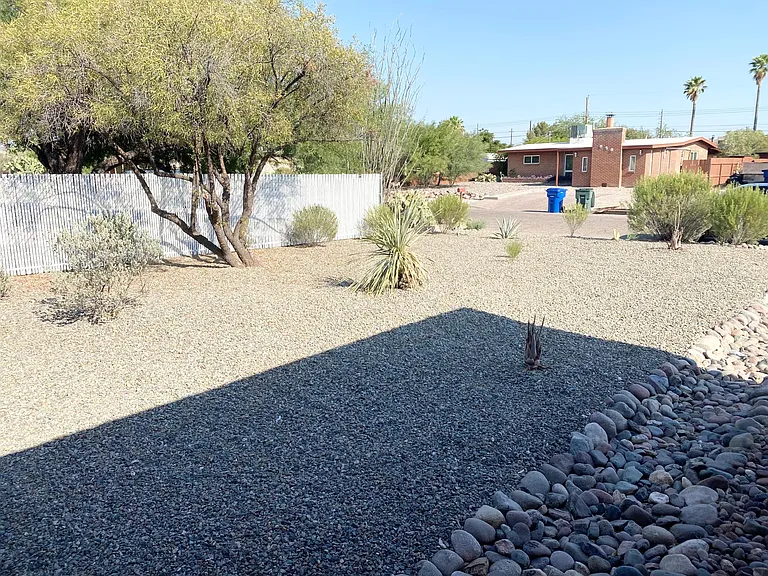 851 E Alturas St — Photo 4