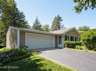 1843 Center Dr, Carpentersville, IL
