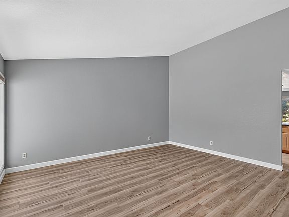 3rd image of 2372 Apple Tree Dr