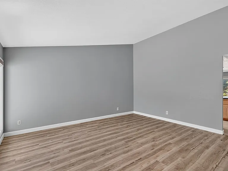 2372 Apple Tree Dr — Photo 3