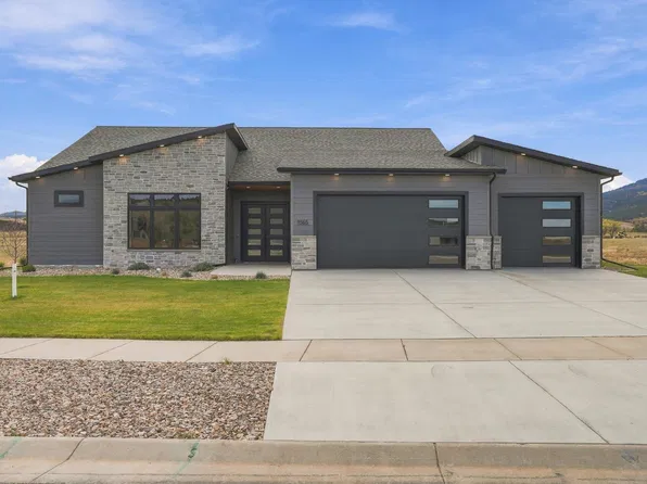 1565 Blue Sage Rd, Spearfish, SD 57783