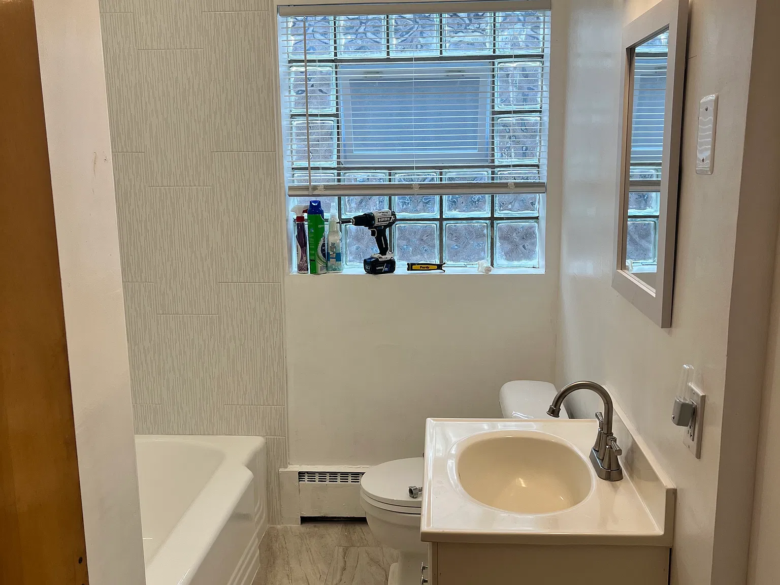 1 bed, $1,300 — Photo 3